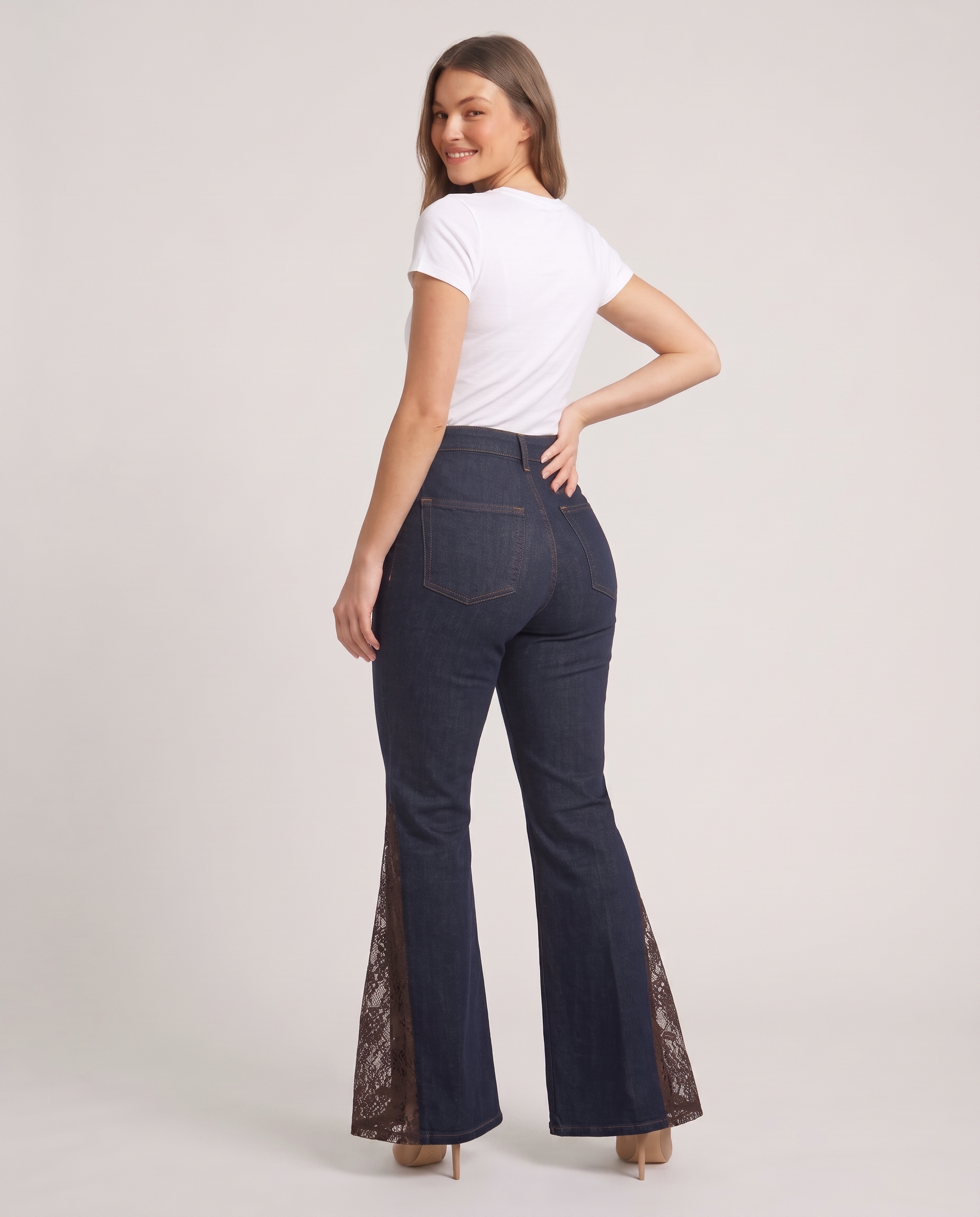 Jean flare indigo avec dentelle - vue de dos
